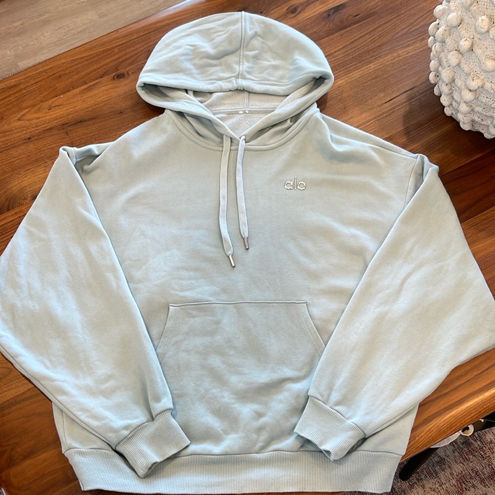 Alo accolade hoodie. Chalk blue. Size S